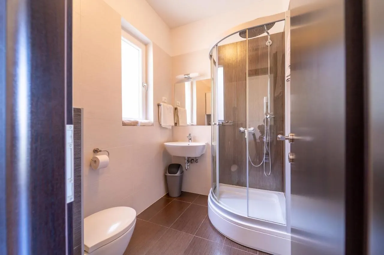 Apartments Naja Split 0*,