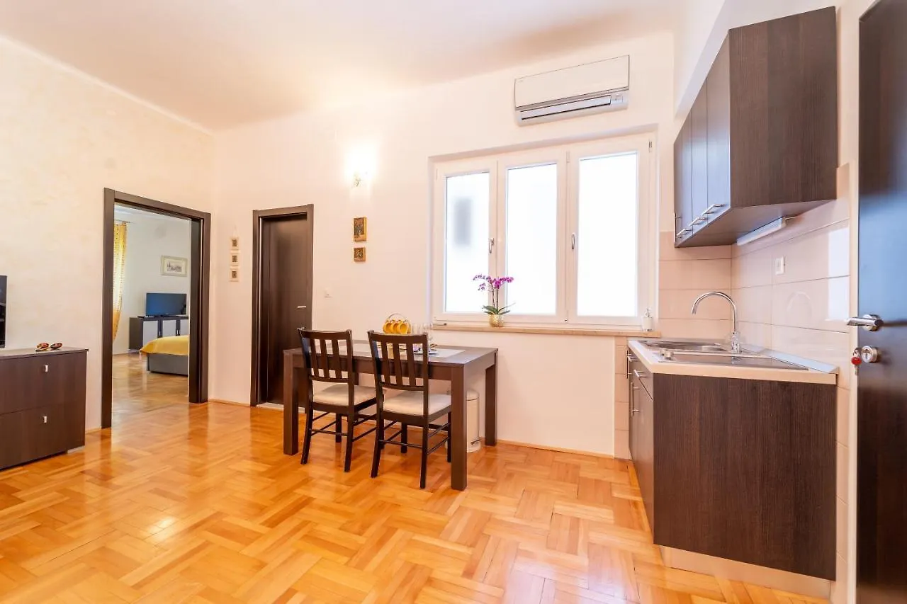 Apartments Naja Split