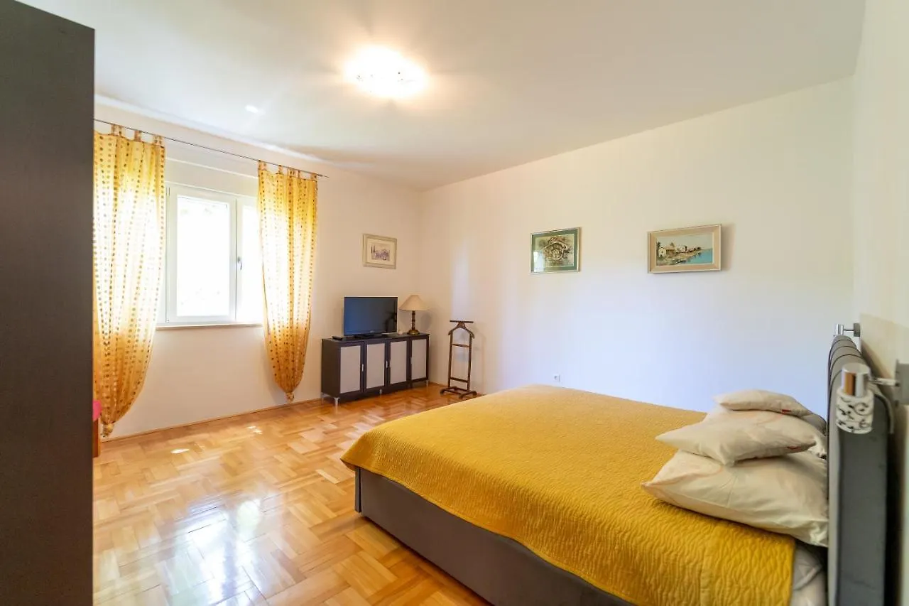 Apartments Naja Split
