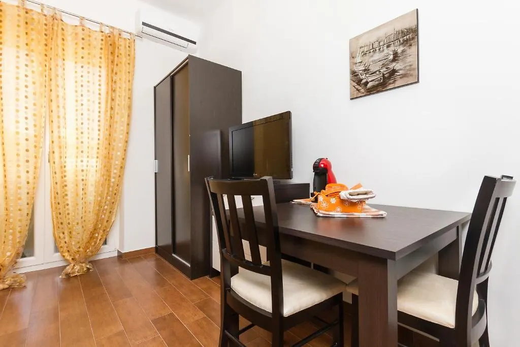 Apartments Naja Split