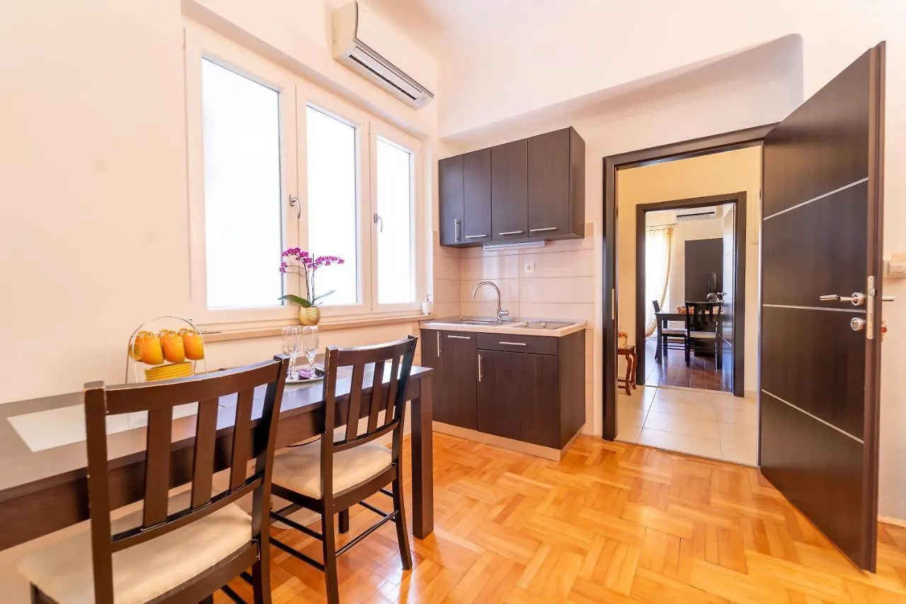 Apartments Naja Split